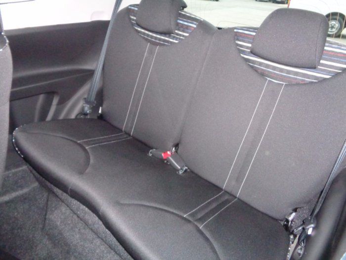 2013 Citroen C1 1.0i Connexion 3dr image 8