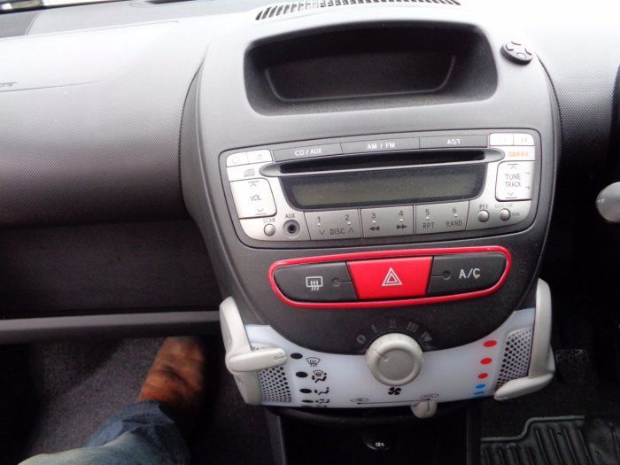 2013 Citroen C1 1.0i Connexion 3dr image 9