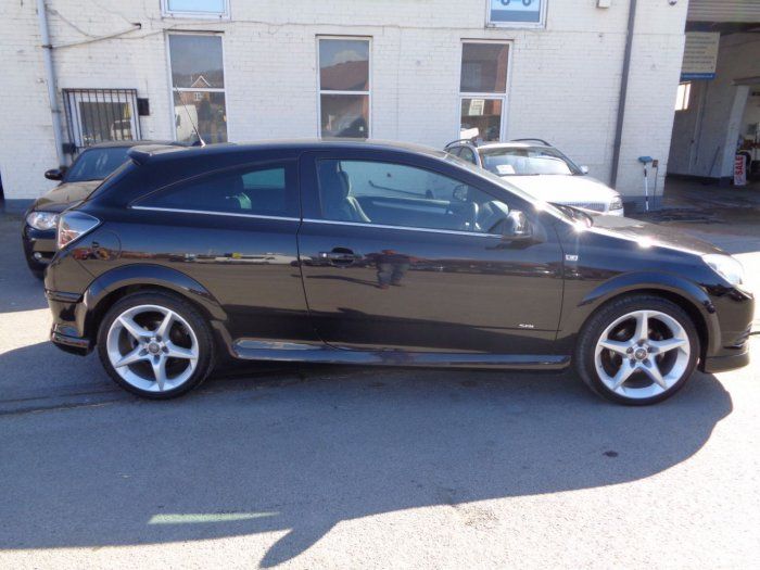 2011 Vauxhall Astra 1.8i VVT SRi 3dr image 3