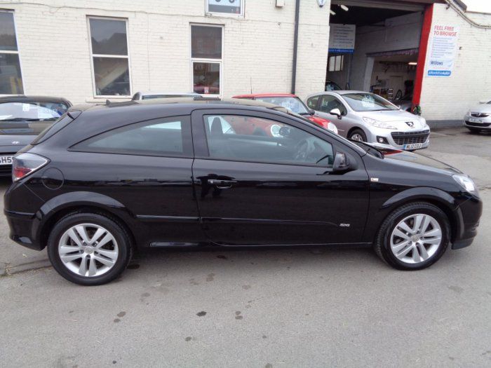 2007 Vauxhall Astra 1.9 CDTi 8V SXi 3dr image 4