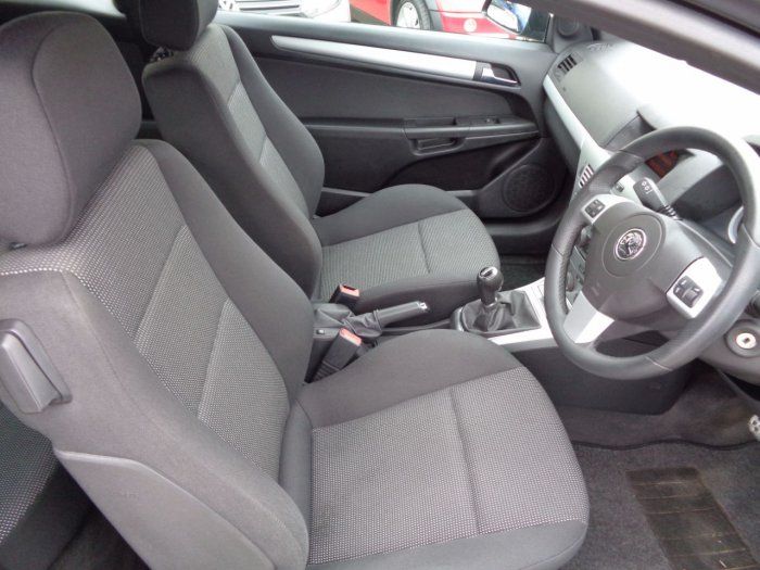 2007 Vauxhall Astra 1.9 CDTi 8V SXi 3dr image 6