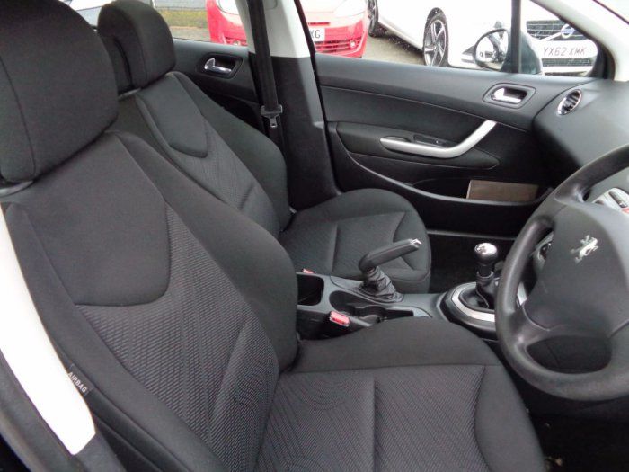 2009 Peugeot 308 1.4 VTi S 5dr image 6