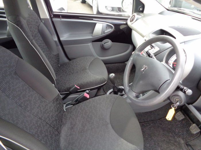 2010 Peugeot 107 1.0 Urban 5dr image 6
