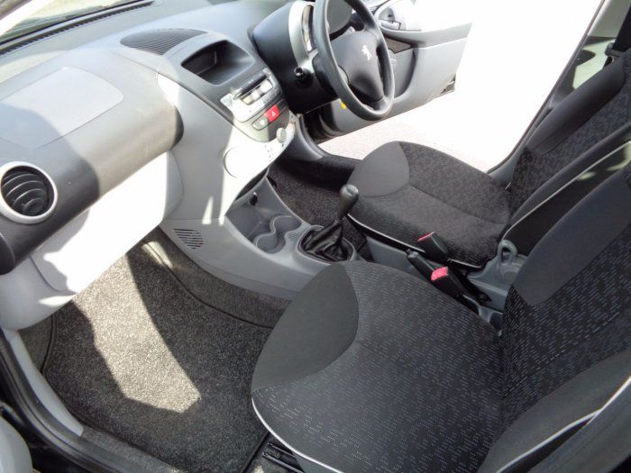 2010 Peugeot 107 1.0 Urban 5dr image 8