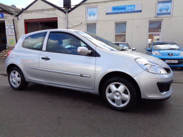 2006 Renault Clio 1.2 16V Extreme 3dr image 1