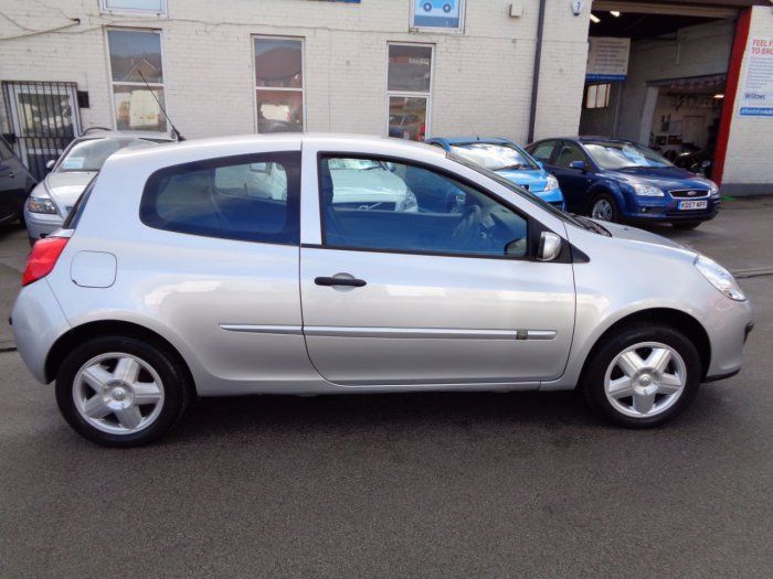 2006 Renault Clio 1.2 16V Extreme 3dr image 5