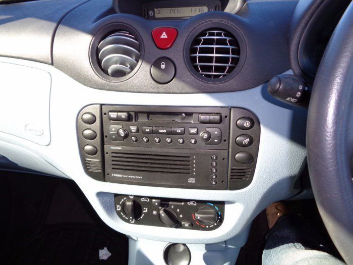 2003 Citroen C3 1.4i LX 5dr image 8