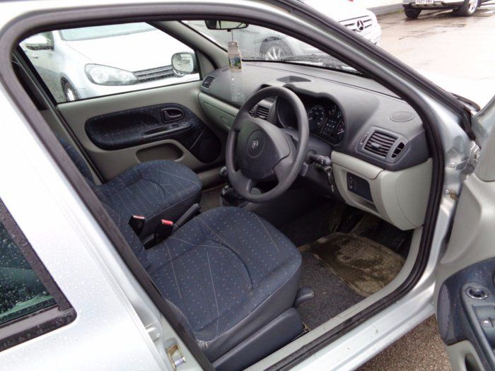 2002 Renault Clio 1.1 16V image 5