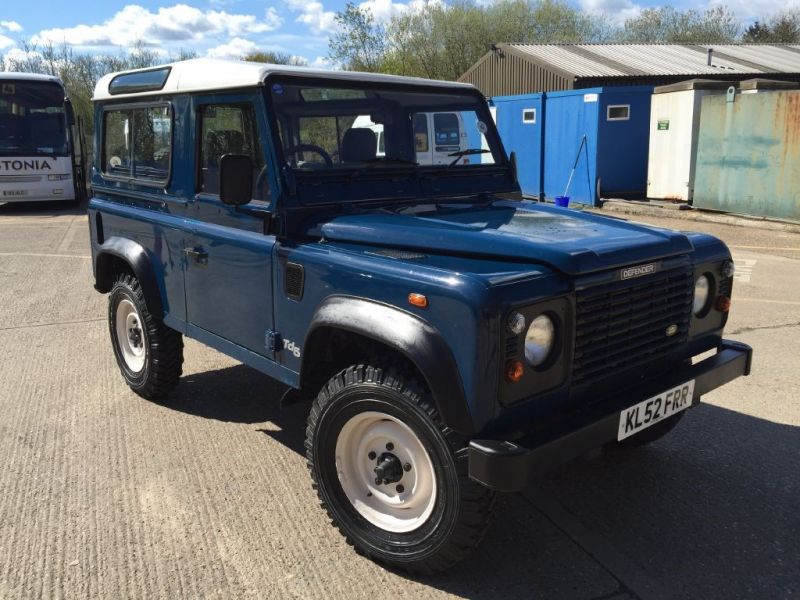 2002 Land Rover Defender 90 TD5 image 1