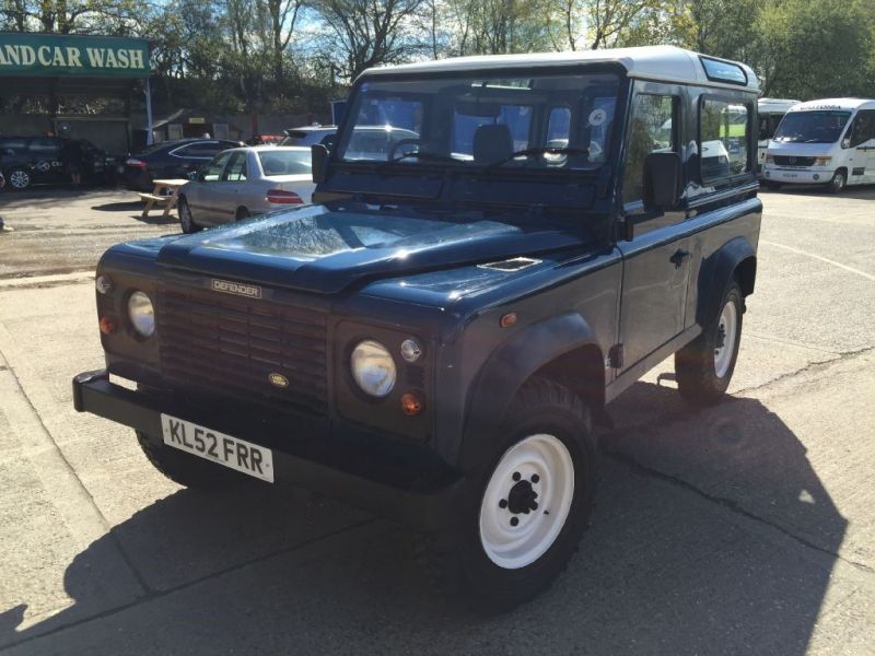 2002 Land Rover Defender 90 TD5 image 2
