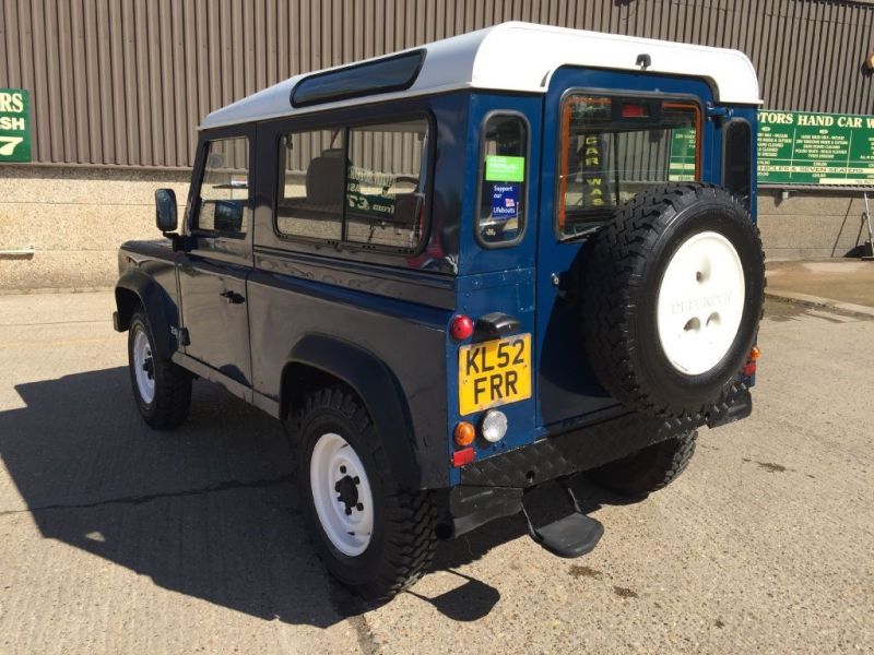 2002 Land Rover Defender 90 TD5 image 3