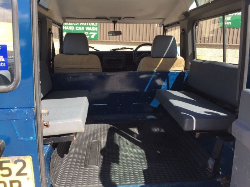 2002 Land Rover Defender 90 TD5 image 7