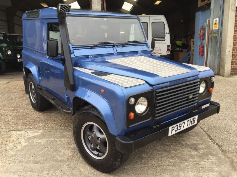 1996 Land Rover Defender 90 County HT TDI image 1