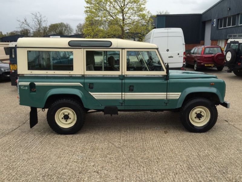 1983 Land Rover Defender 110 image 5