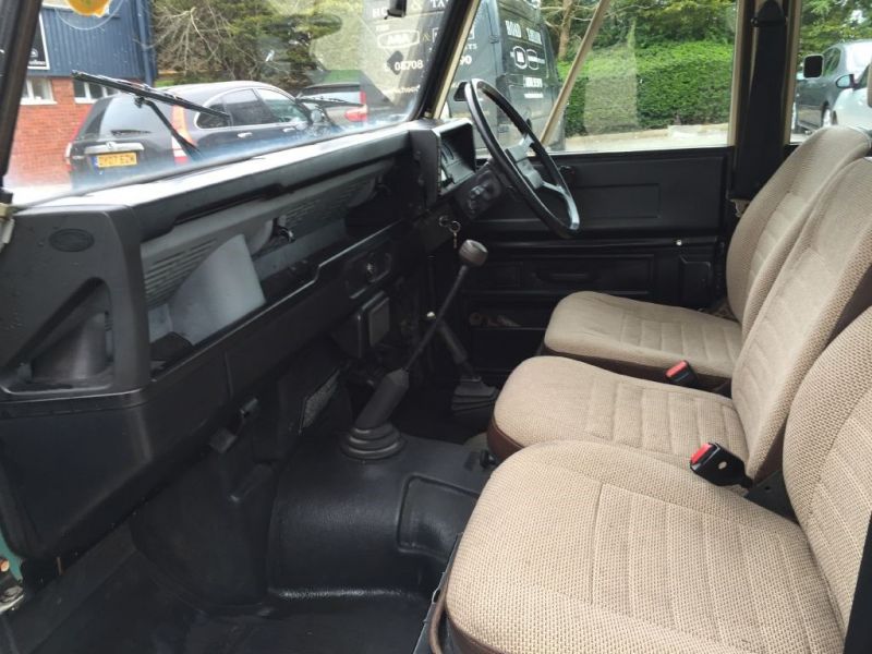 1983 Land Rover Defender 110 image 9