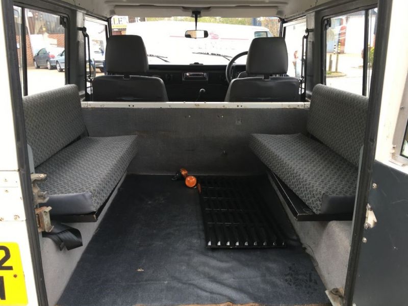 1993 Land Rover Defender 90 image 7