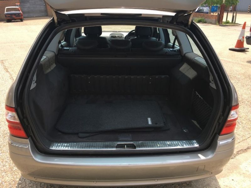 2005 Mercedes E220 CDI Avantgarde image 8