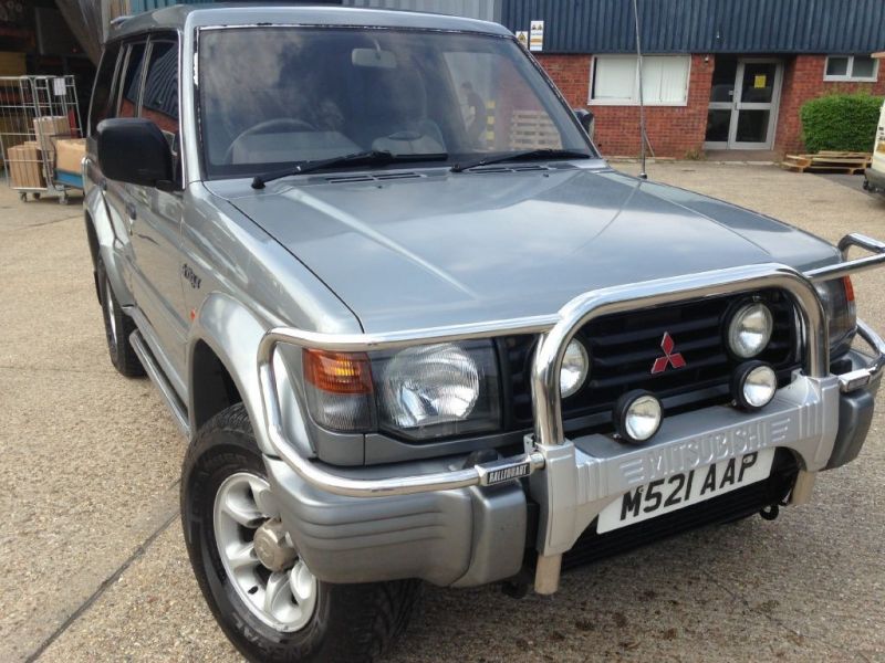 1994 Mitsubishi Shogun GLS V6 24V LWB image 1