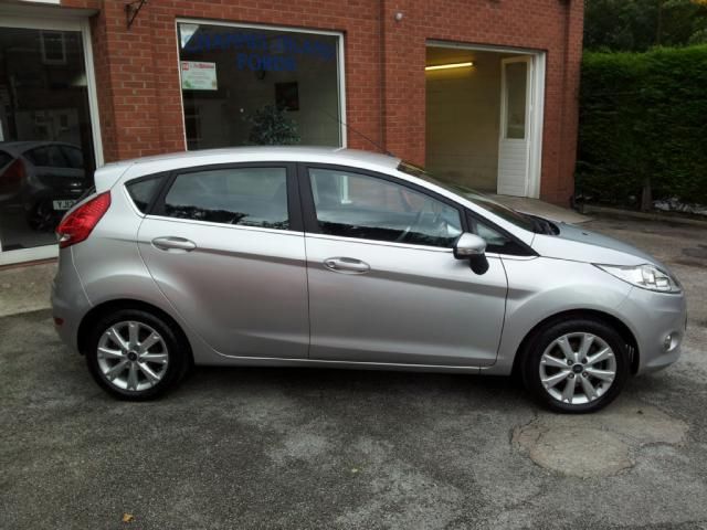 2009 Ford Fiesta 1.4 Zetec 16V 5d image 3