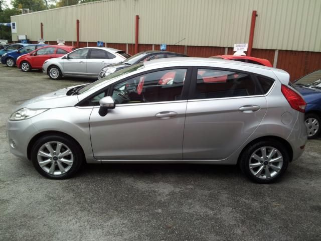 2009 Ford Fiesta 1.4 Zetec 16V 5d image 5