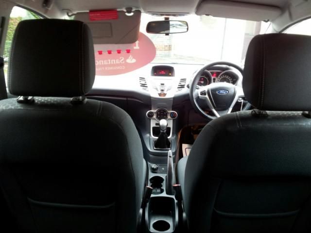 2009 Ford Fiesta 1.4 Zetec 16V 5d image 9