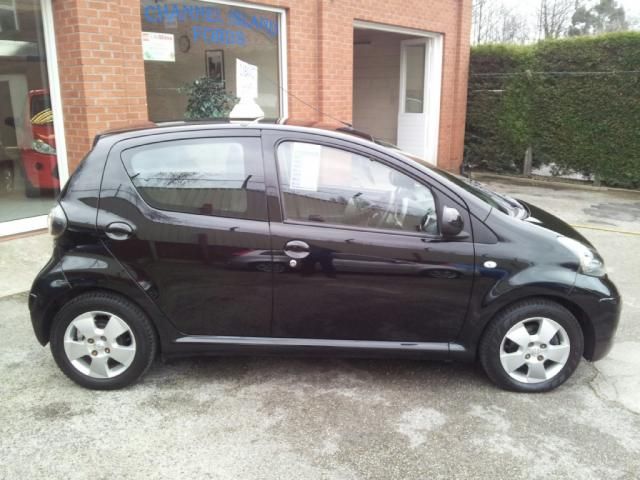 2010 Toyota Aygo 1.0 VVT-I 5d image 5