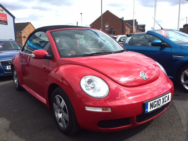 2010 Volkswagen Beetle 1.6 2d image 1