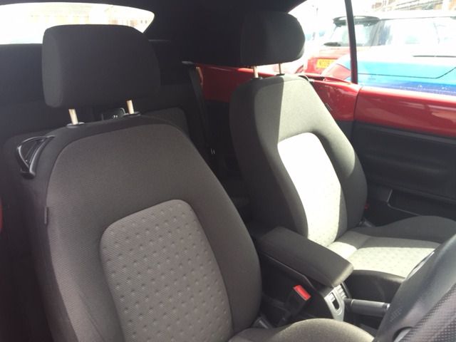 2010 Volkswagen Beetle 1.6 2d image 4