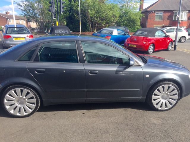 2004 AUDI A4 1.9 TDI SE 4d image 2
