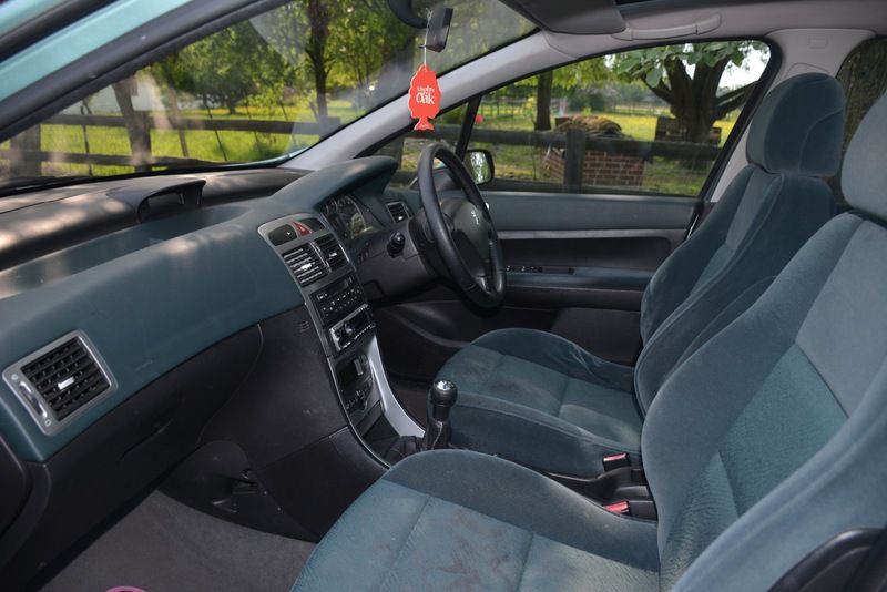 2002 Peugeot 307 2.0 HDI 90 SW image 8