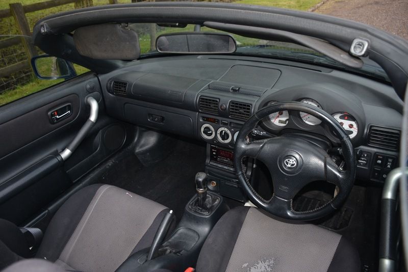 2000 Toyota MR2 Roadster 1.8 VVTI image 9