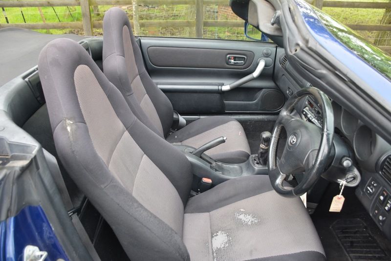 2000 Toyota MR2 Roadster 1.8 VVTI image 10