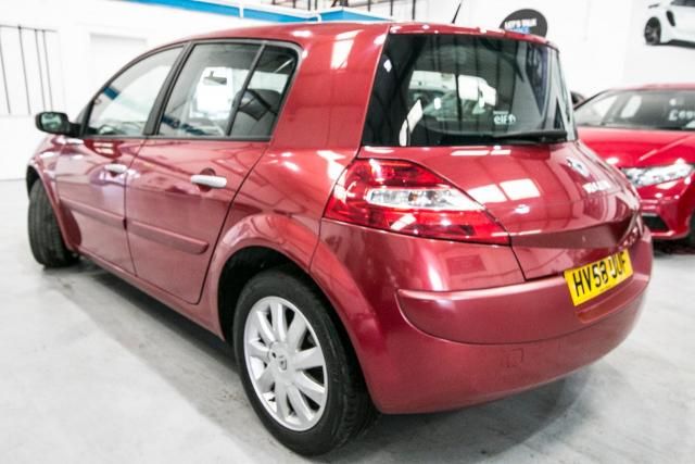 2008 Renault Megane 1.9 DCI 5d image 4