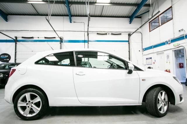 2013 Seat Ibiza 1.6 CR TDI FR 3d image 2