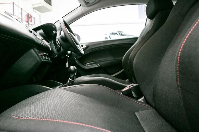 2013 Seat Ibiza 1.6 CR TDI FR 3d image 9