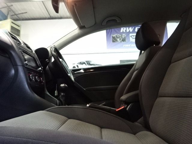 2012 Volkswagen Golf 1.6 TDI 3d image 7
