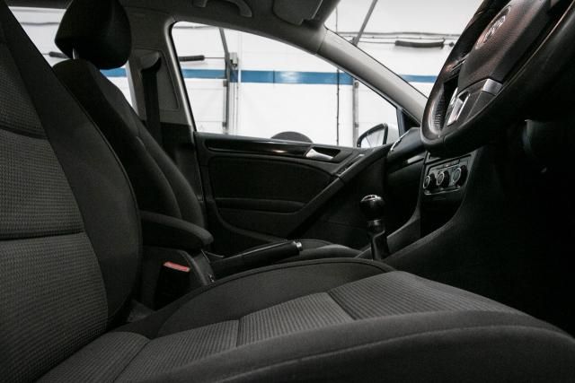 2012 Volkswagen Golf 2.0 TDI 5dr image 6