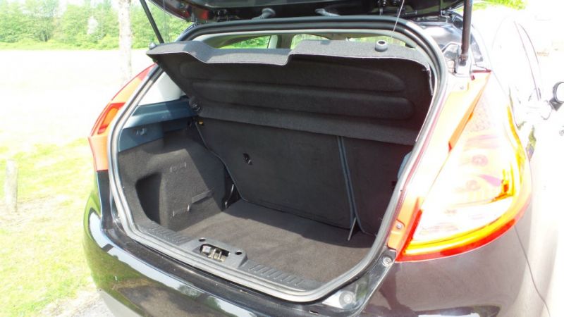 2012 Ford Fiesta Zetec 3dr image 10
