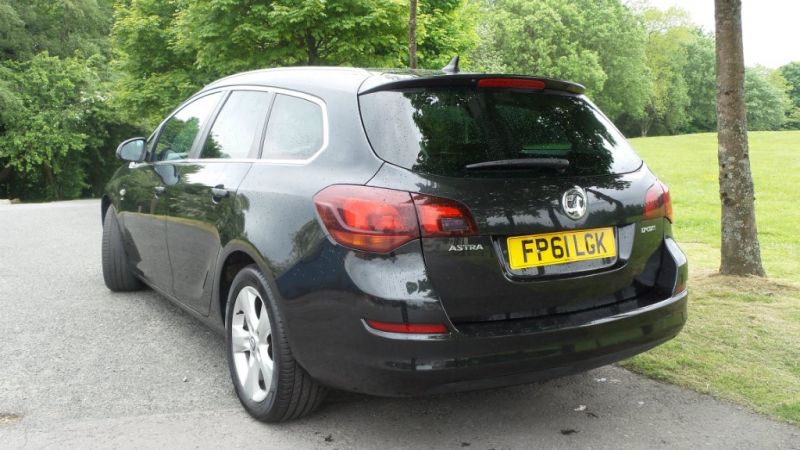 2011 Vauxhall Astra CDTi 16v SRi 5dr image 3