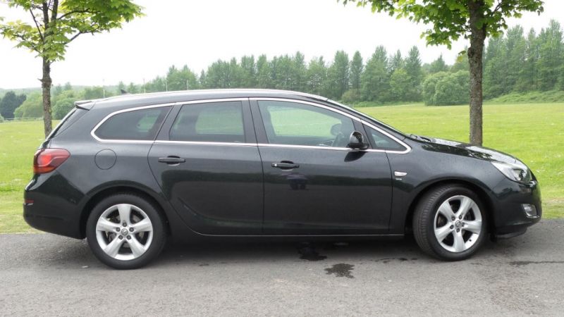 2011 Vauxhall Astra CDTi 16v SRi 5dr image 5