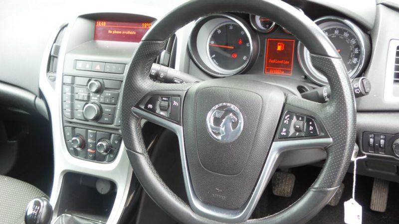 2011 Vauxhall Astra CDTi 16v SRi 5dr image 9