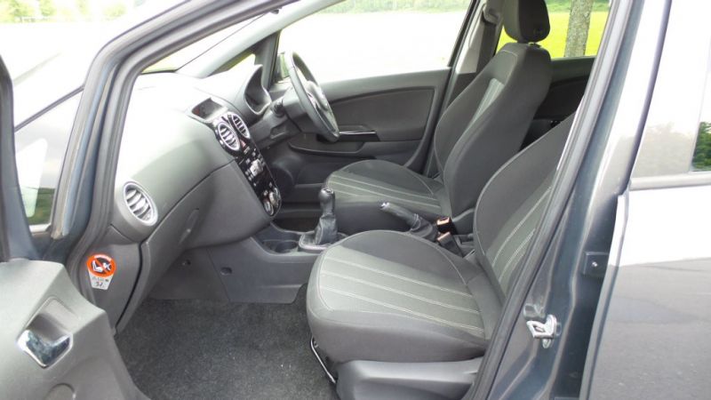 2013 Vauxhall Corsa 1.2 i 16v 5dr image 5