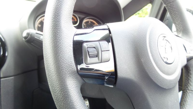2013 Vauxhall Corsa 1.2 i 16v 5dr image 8