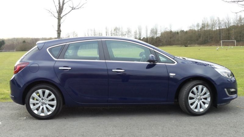 2012 Vauxhall Astra i VVT 16v Elite 5dr image 3