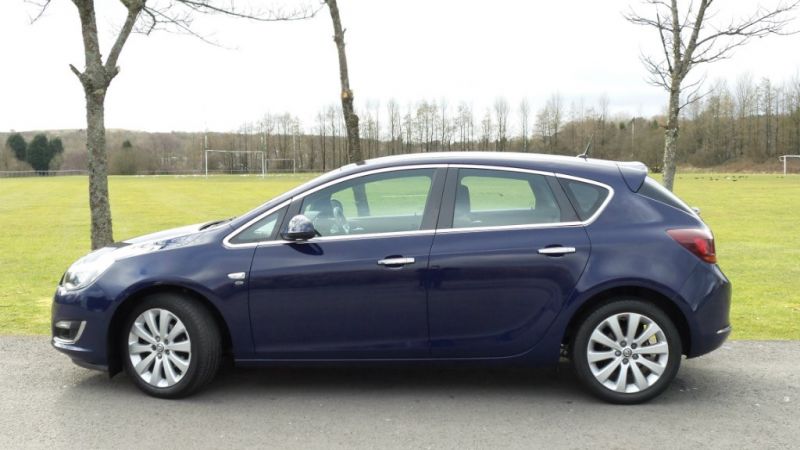 2012 Vauxhall Astra i VVT 16v Elite 5dr image 4