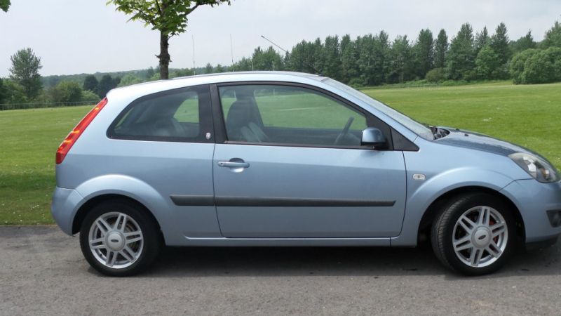 2006 Ford Fiesta Ghia 3dr image 2