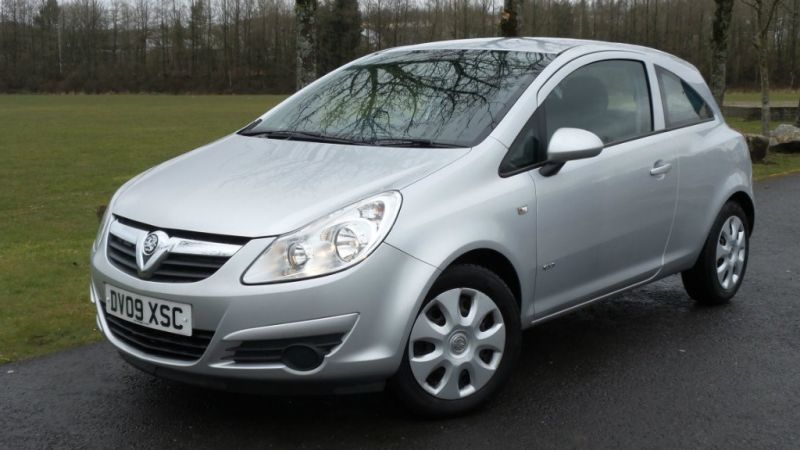 2009 Vauxhall Corsa 1.2 i 16v Club 3dr image 2