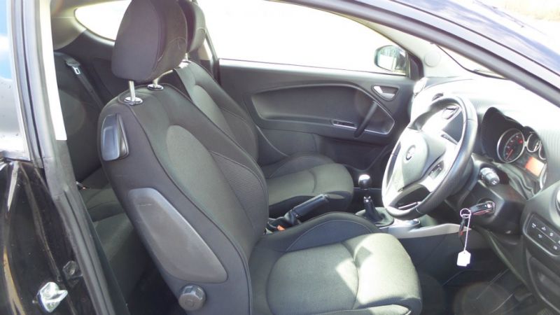 2011 Alfa Romeo Mito 3dr image 7