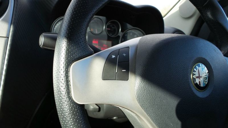 2011 Alfa Romeo Mito 3dr image 9