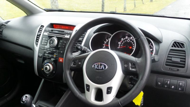 2013 Kia Venga CRDi 2 5dr image 7